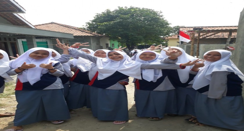 SEKOLAH ITU TELAH MEMAKSA ANAKKU, LALU KULAPORKAN!